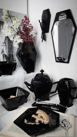 Miroir Cercueil KILLSTAR 'Kitsu' 5 Miroir Cercueil KILLSTAR 'Kitsu' -DISCOBOLE Soldes 309288618 1080508745997931 3364157408116466461 n 900