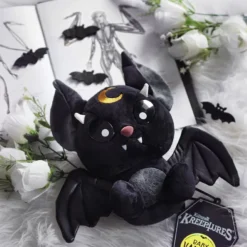 Peluche KILLSTAR 'Baby Vampir' -DISCOBOLE Soldes back story baby vampir 900