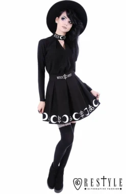 Jupe Plissée RESTYLE 'symbol Skirt' -DISCOBOLE Soldes eng pl black pleated short skirt with alchemy print moon symbols symbol skirt 1606 2 900