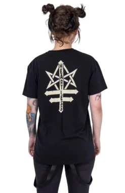 T-shirt Mercredi Addams 'Bitch Craft' -DISCOBOLE Soldes heartless b craft t unisex black heartless 2 900